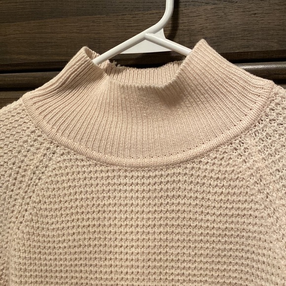 Top - Picture 4 of 8